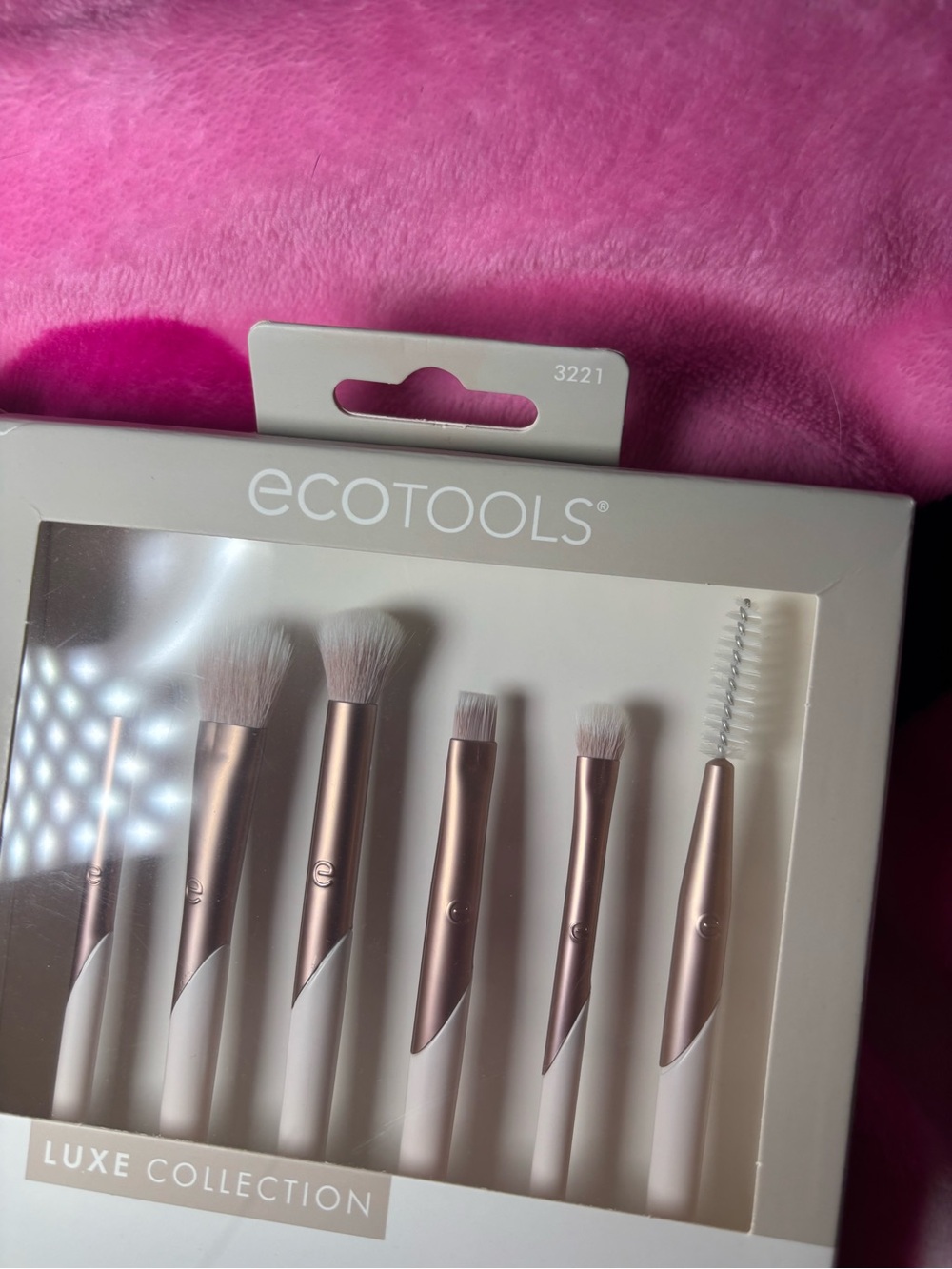 (2) Makeup brushes - Picture 4 of 7